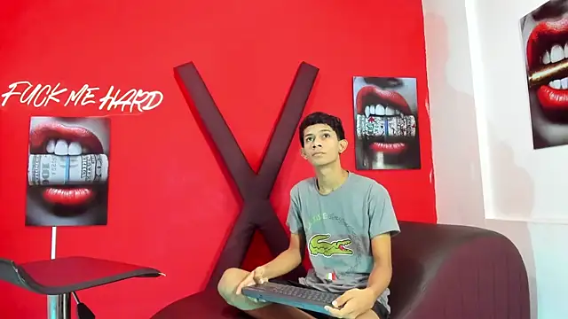 TWINKS BOYSX online show from 05-21-26, 01:29