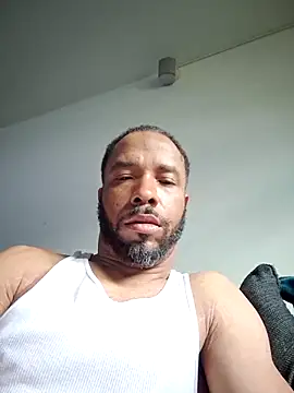 yoursexydaddy8181 online show from 05-30-26, 12:02