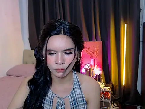 Alexandra Kenn online show from 07-18-26, 01:26