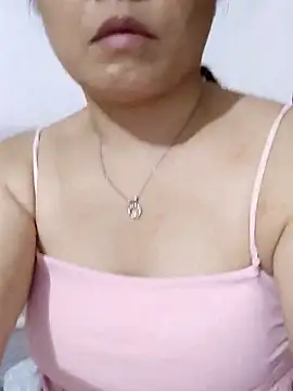 huifei912 online show from 06-18-26, 01:04