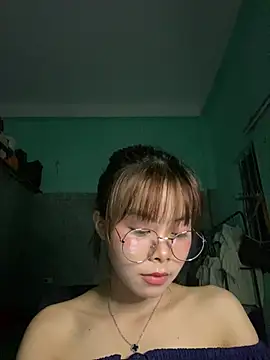 Snapshot of Cry_sexy chatting on 05-22-26, 04:01 Cry sexy online show from 05-22-26, 04:01