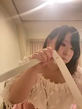 Snapshot of shino_n642 chatting on 07-20-26, 05:37 shino n642 online show from 07-20-26, 05:37