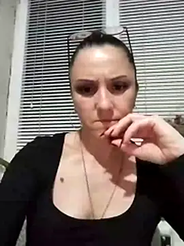 MillaMia45 online show from 05-17-26, 07:21