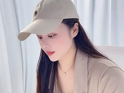 Snapshot of Qingqing19 chatting on 05-16-26, 02:19 Qingqing19 online show from 05-16-26, 02:19