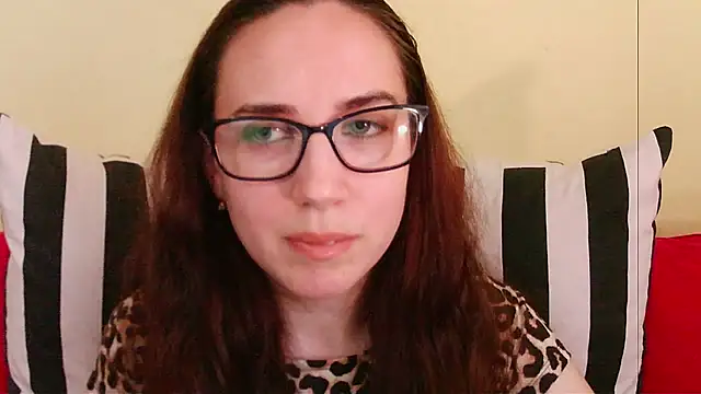Snapshot of EmilyHotAngel chatting on 06-10-26, 01:21 EmilyHotAngel online show from 06-10-26, 01:21