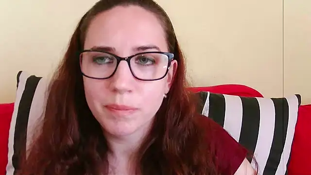 Snapshot of EmilyHotAngel chatting on 06-11-26, 01:20 EmilyHotAngel online show from 06-11-26, 01:20