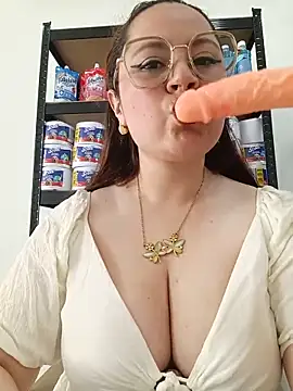 VANESSA  28 online show from 05-18-26, 02:01