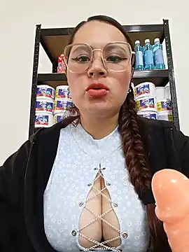 VANESSA  28 online show from 05-19-26, 01:28