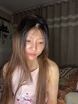 Snapshot of honeypeach666 chatting on 05-06-26, 02:22 honeypeach666 online show from 05-06-26, 02:22
