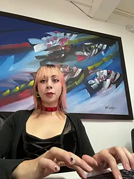 Snapshot of DomBratAmara chatting on 05-12-26, 12:02 DomBratAmara online show from 05-12-26, 12:02