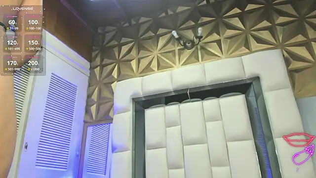 Snapshot of peyton_luoise27 chatting on 05-11-26, 04:15 peyton luoise27 online show from 05-11-26, 04:15
