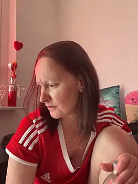 LindaLee90 online show from 05-16-26, 10:36