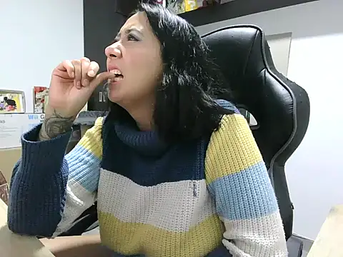 saramaSS online show from 05-22-26, 04:08