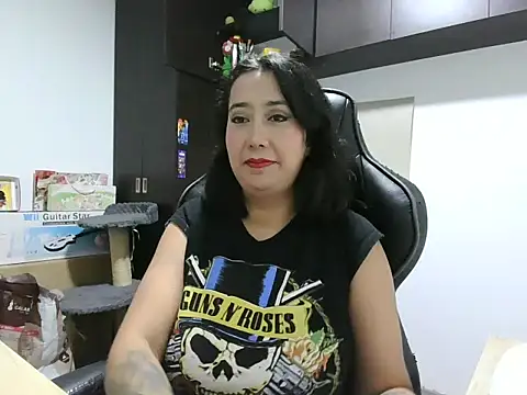 saramaSS online show from 05-26-26, 04:08