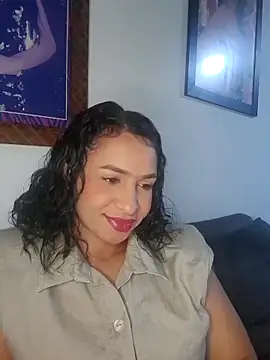 Snapshot of mell0102 chatting on 05-14-26, 11:17 mell0102 online show from 05-14-26, 11:17