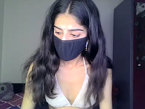 Snapshot of SASSY__BABY_ chatting on 05-06-26, 06:52 SASSY BABY online show from 05-06-26, 06:52