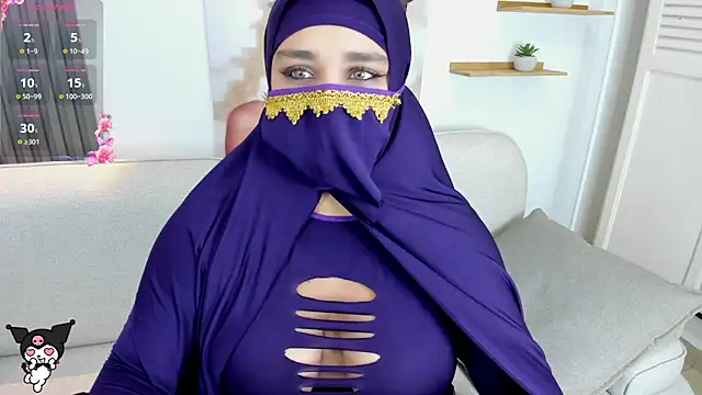 Snapshot of Salma_farouk chatting on 05-06-26, 05:57 Salma farouk online show from 05-06-26, 05:57