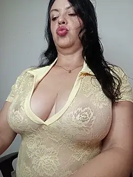 Snapshot of EvaRoberts_1 chatting on 05-29-26, 02:37 EvaRoberts 1 online show from 05-29-26, 02:37
