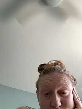 Kellilyn10 online show from 05-17-26, 05:53
