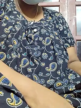 tamilkavitha123 online show from 05-18-26, 04:29