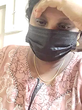 tamilkavitha123 online show from 05-19-26, 04:41