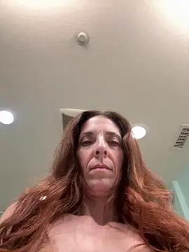 Raevyn online show from 05-27-26, 04:31