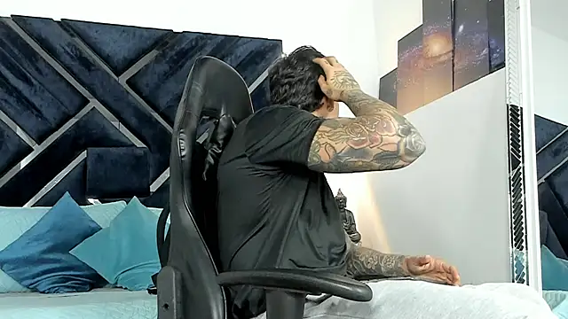 Snapshot of EdoardoJS chatting on 05-19-26, 11:11 EdoardoJS online show from 05-19-26, 11:11