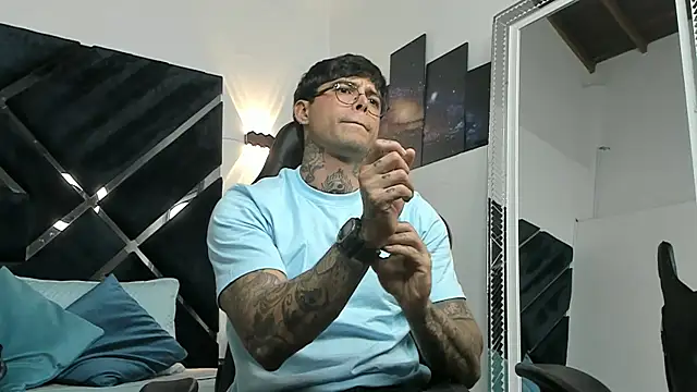 Snapshot of EdoardoJS chatting on 05-23-26, 10:36 EdoardoJS online show from 05-23-26, 10:36