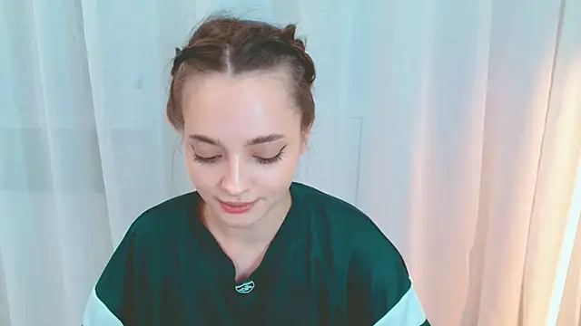SiennaMia online show from 05-27-26, 04:37