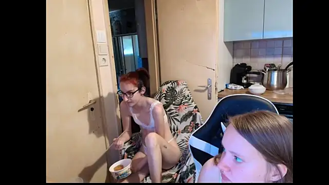 Sexycouple3518 online show from 05-27-26, 03:53