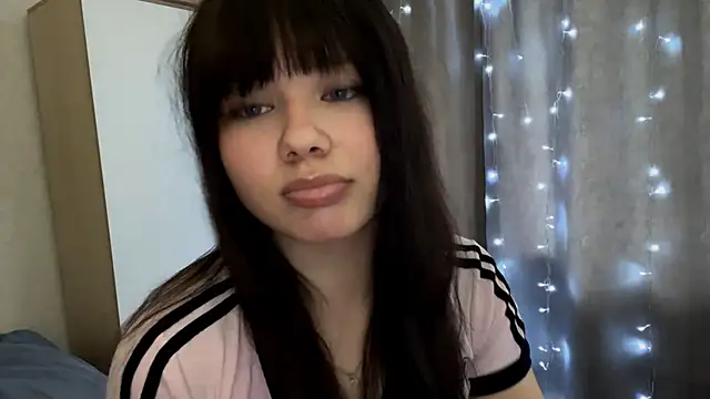 Snapshot of EmilyMercurial chatting on 05-15-26, 08:32 EmilyMercurial online show from 05-15-26, 08:32