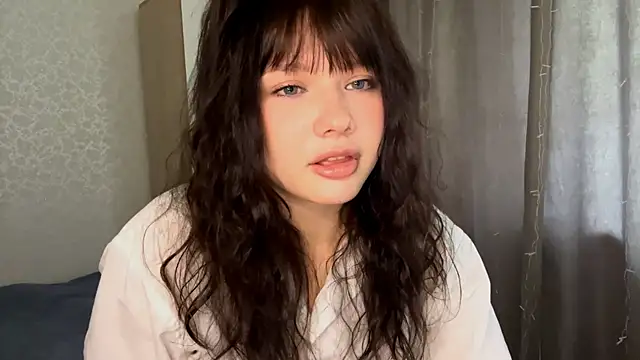 Snapshot of EmilyMercurial chatting on 05-29-26, 08:01 EmilyMercurial online show from 05-29-26, 08:01