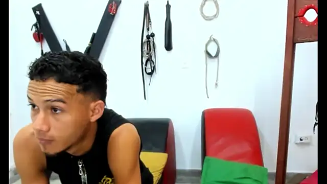 friends lust latin online show from 05-08-26, 12:10