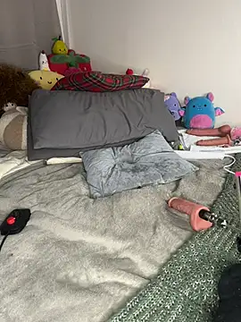 tinyweepixie online show from 05-29-26, 07:34