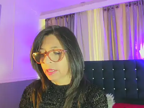 Snapshot of lena_gray chatting on 05-14-26, 01:40 lena gray online show from 05-14-26, 01:40