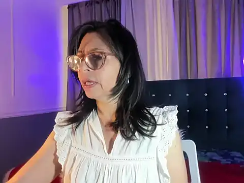 Snapshot of lena_gray chatting on 05-17-26, 01:51 lena gray online show from 05-17-26, 01:51
