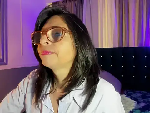 Snapshot of lena_gray chatting on 05-18-26, 02:12 lena gray online show from 05-18-26, 02:12