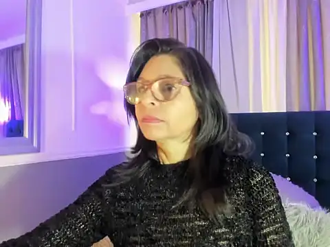 Snapshot of lena_gray chatting on 05-27-26, 01:19 lena gray online show from 05-27-26, 01:19