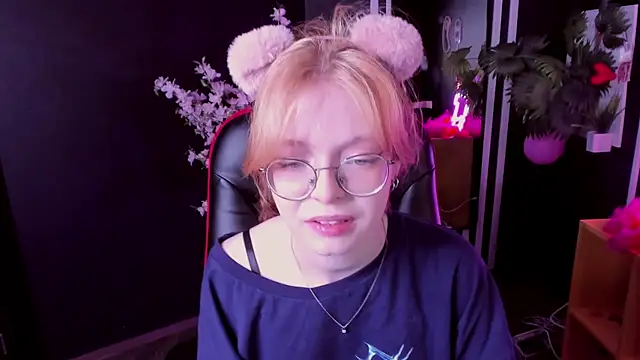 FoxxyyPolly online show from 05-23-26, 06:07