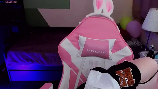 FoxxyyPolly online show from 06-07-26, 05:33