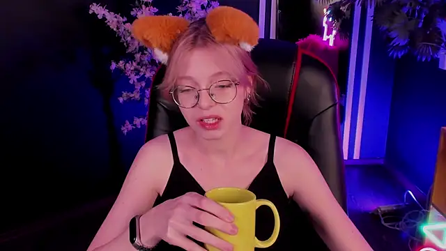 FoxxyyPolly online show from 07-21-26, 05:43