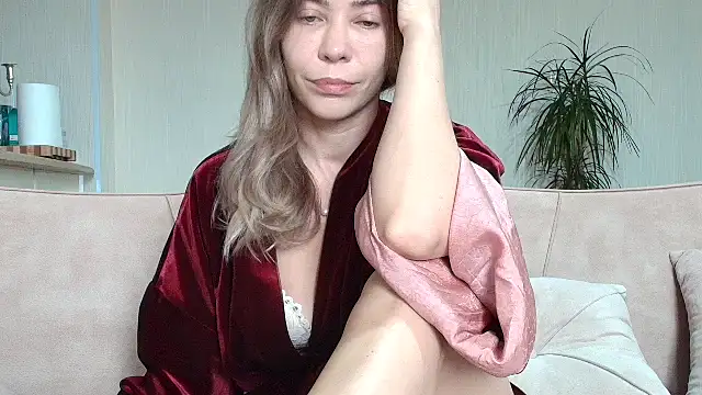 Snapshot of Gargona1 chatting on 05-30-26, 04:42 Gargona1 online show from 05-30-26, 04:42