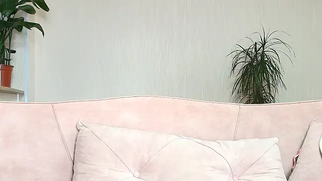 Snapshot of Gargona1 chatting on 06-17-26, 12:18 Gargona1 online show from 06-17-26, 12:18