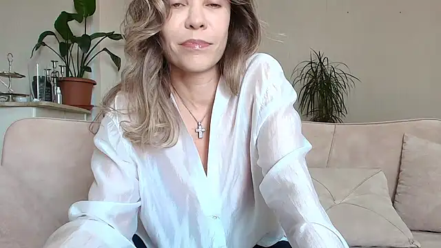 Snapshot of Gargona1 chatting on 07-10-26, 11:02 Gargona1 online show from 07-10-26, 11:02