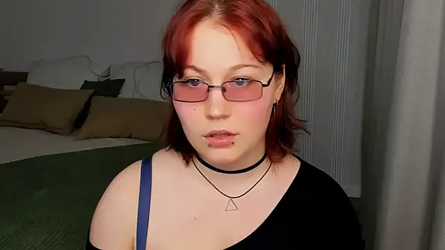 Snapshot of MiaLacrice chatting on 05-16-26, 12:04 MiaLacrice online show from 05-16-26, 12:04