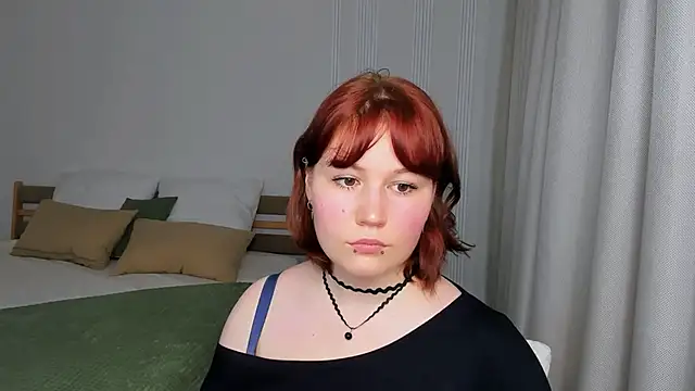 Snapshot of MiaLacrice chatting on 05-17-26, 11:28 MiaLacrice online show from 05-17-26, 11:28