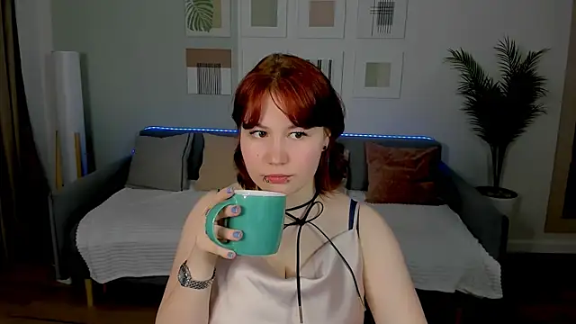 Snapshot of MiaLacrice chatting on 05-20-26, 04:29 MiaLacrice online show from 05-20-26, 04:29
