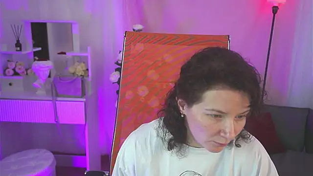 AureliaGleam online show from 05-16-26, 08:00