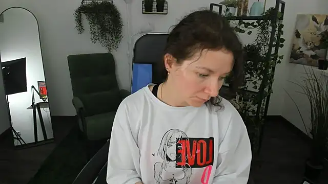 AureliaGleam online show from 05-19-26, 07:15