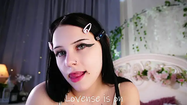 MelaineCore online show from 05-28-26, 01:08